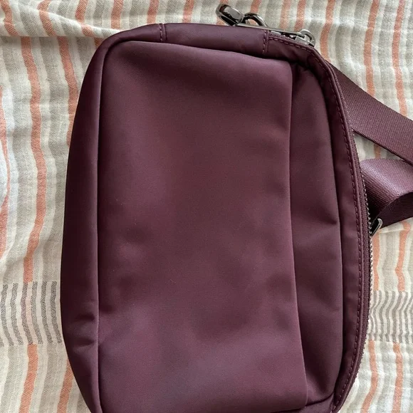 Lululemon Athletica Brown Crossbody Bag with Durable Design - Picture 3 of 7